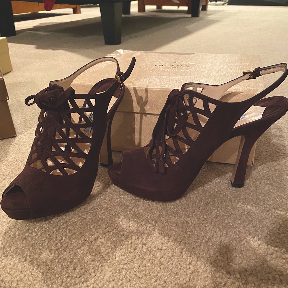 Women’s Prada heels! NEW!!!